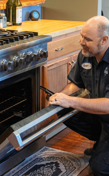 Quality inspection during oven repair in Durango