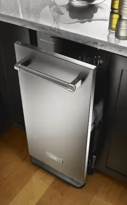 Trash compactor repair technician in Durango, CO